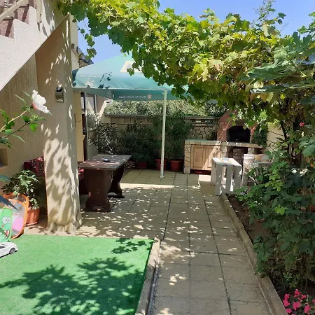 Eleonor Πανσιόν Byala (Varna)