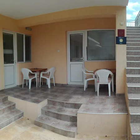 Πανσιόν Eleonor