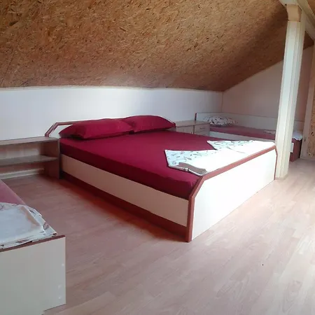 Πανσιόν Eleonor