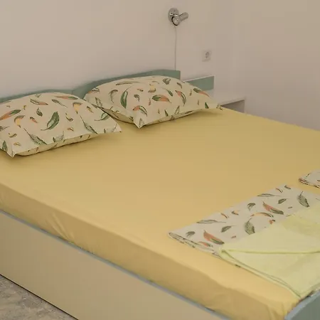 Πανσιόν Eleonor *