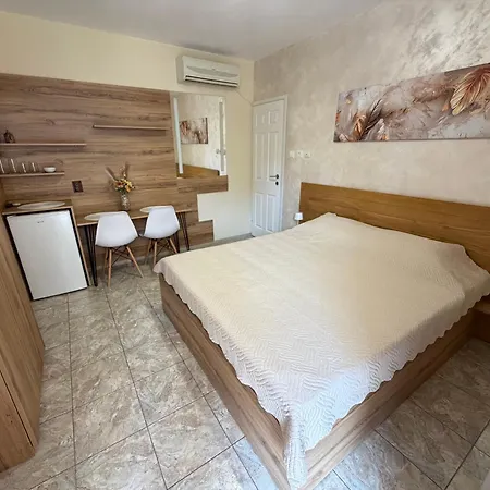 Konukevi Eleonor *